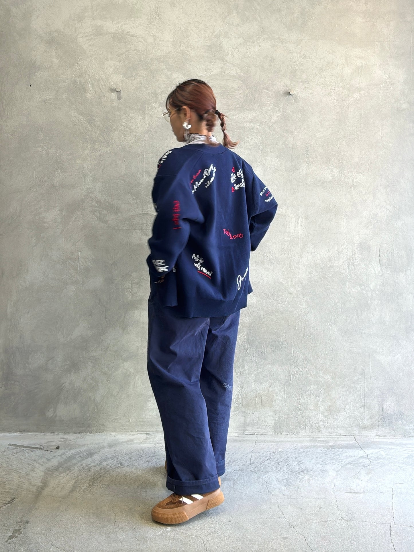 刺繍ロゴニットカーディガン/LHELBIE