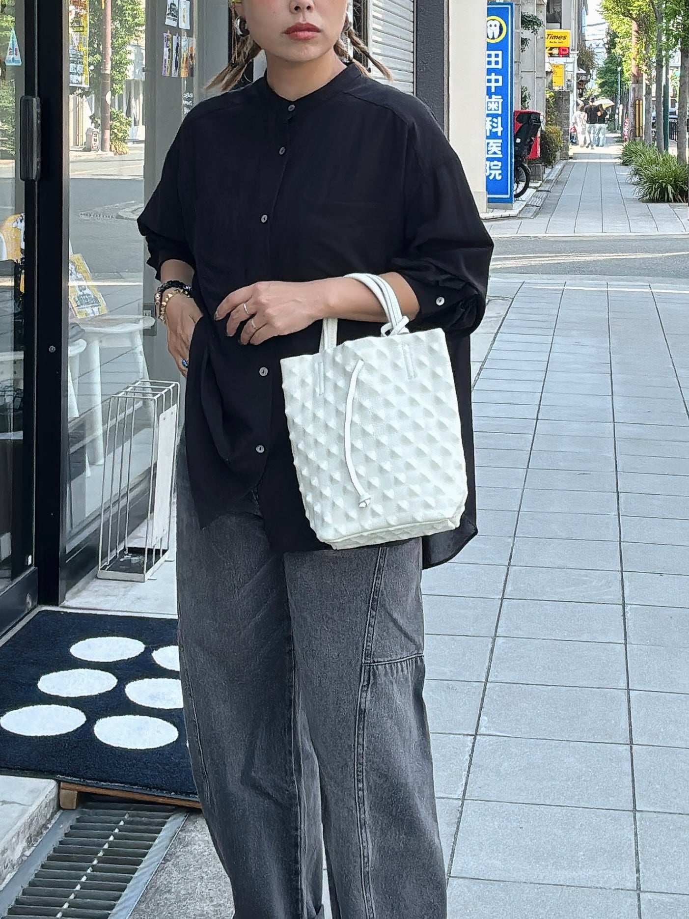 スタッズエンボスバッグ(モノトーン)/イタリア・フィレンツェのレザーバッグ