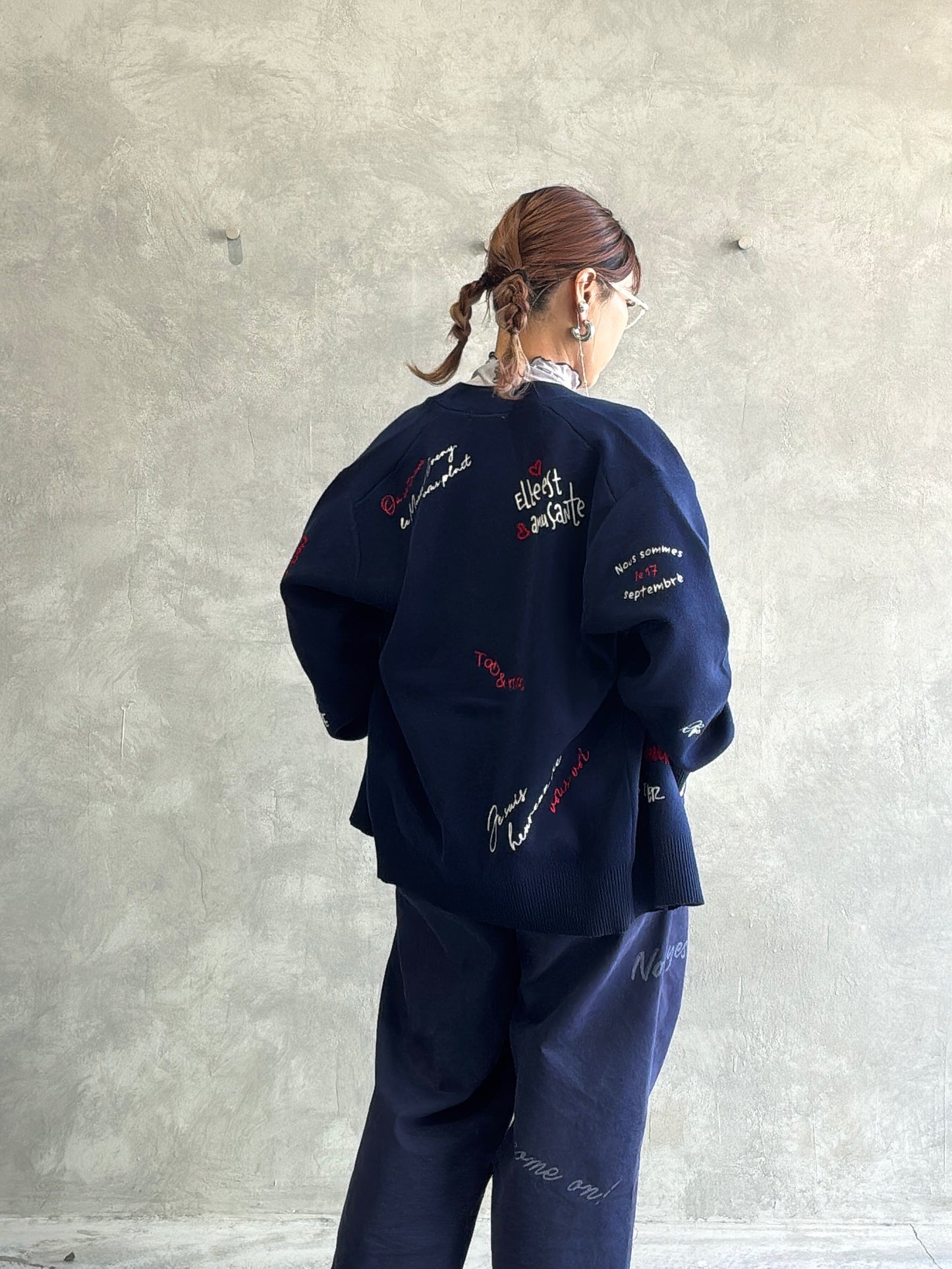 刺繍ロゴニットカーディガン/LHELBIE