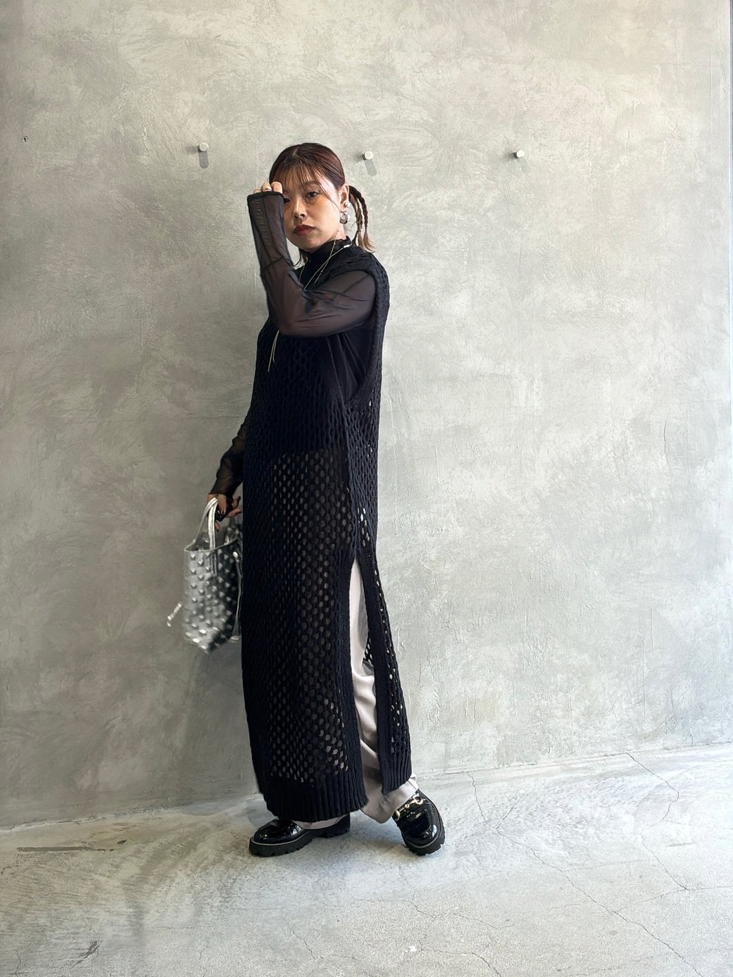 バックオープンメッシュニットワンピース/LHELBIE