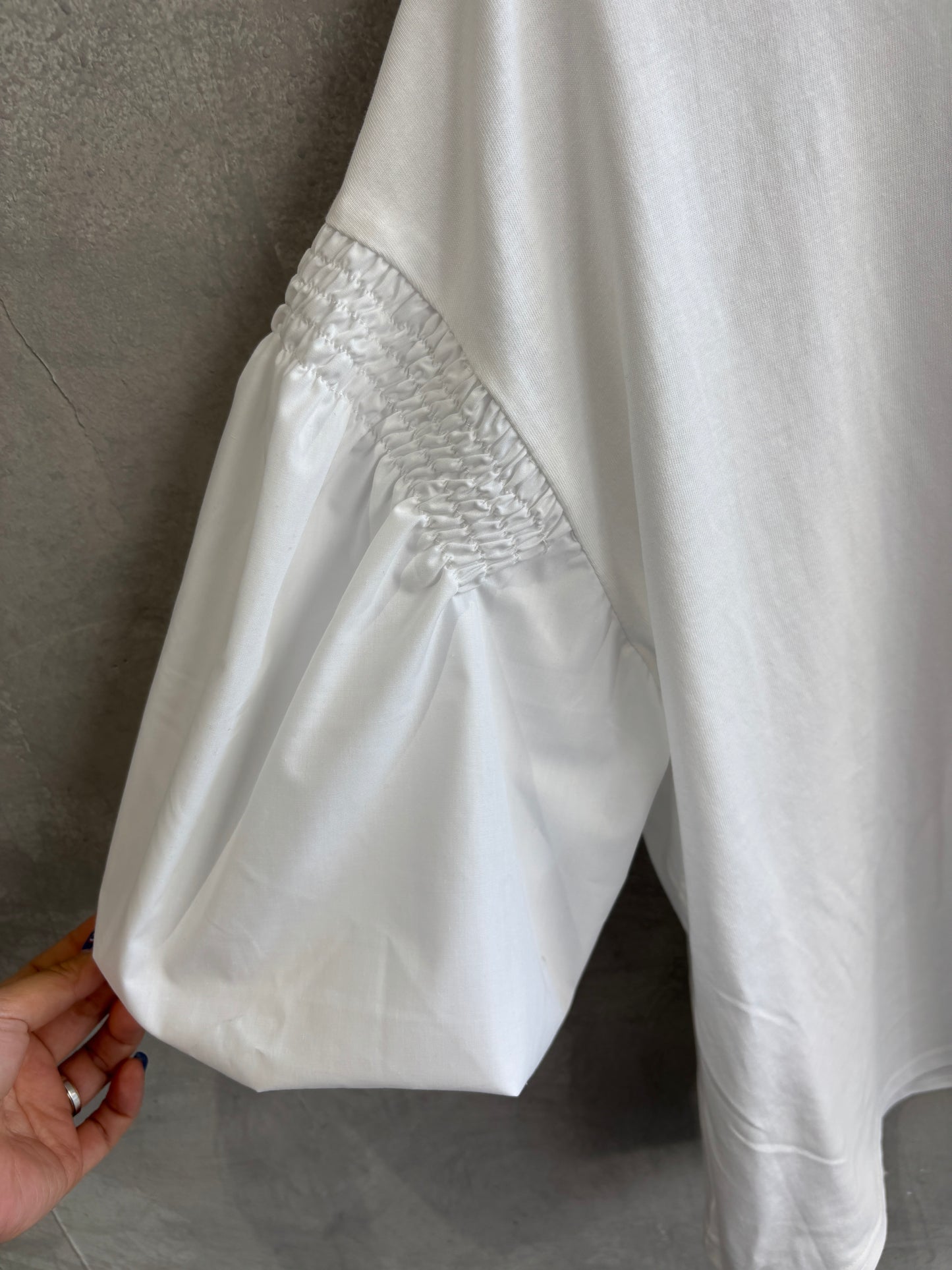 パフスリーブデザインTシャツ