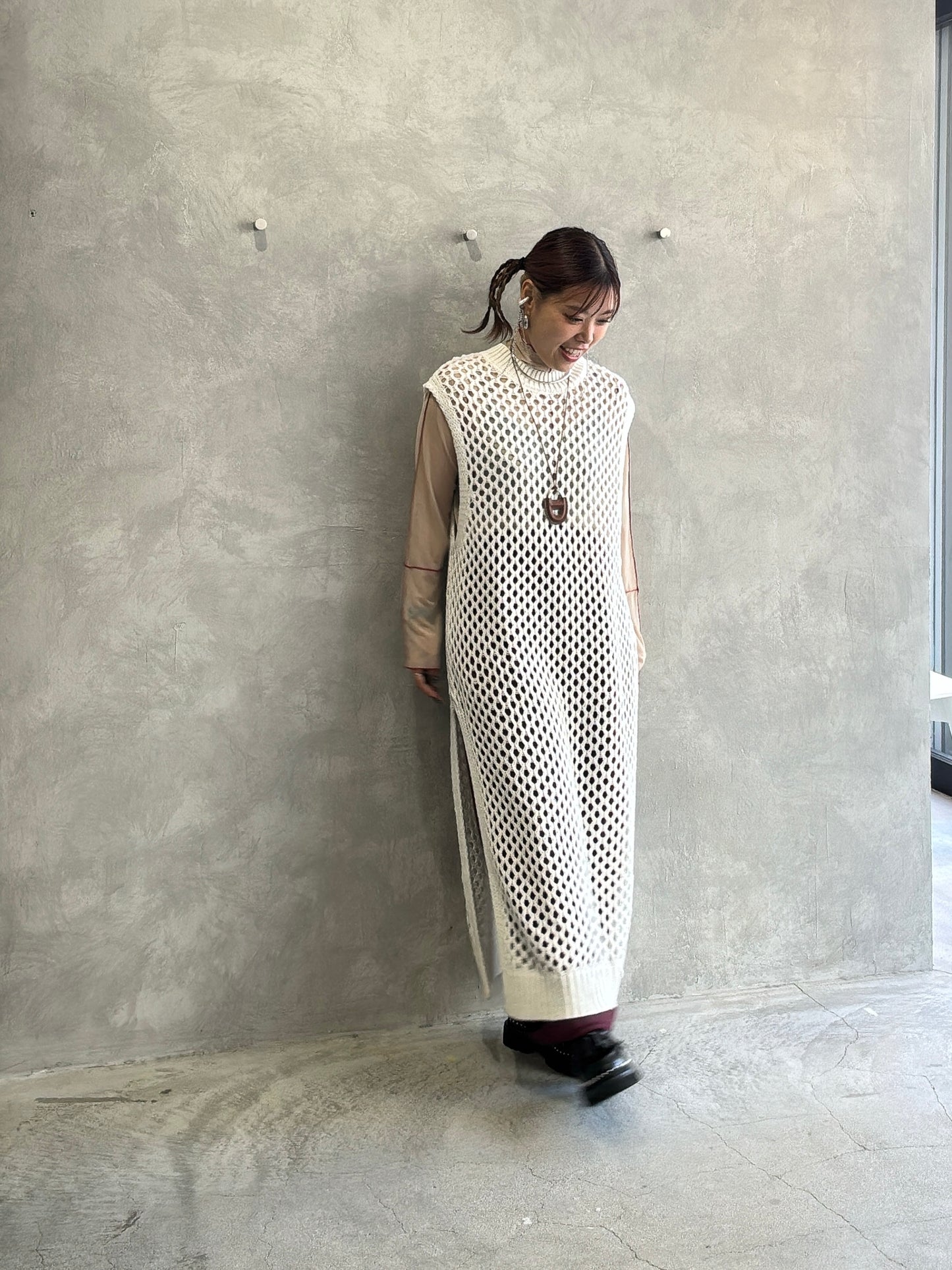 バックオープンメッシュニットワンピース/LHELBIE
