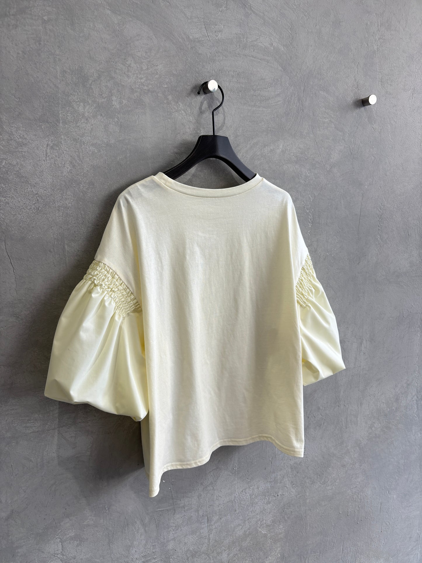 パフスリーブデザインTシャツ