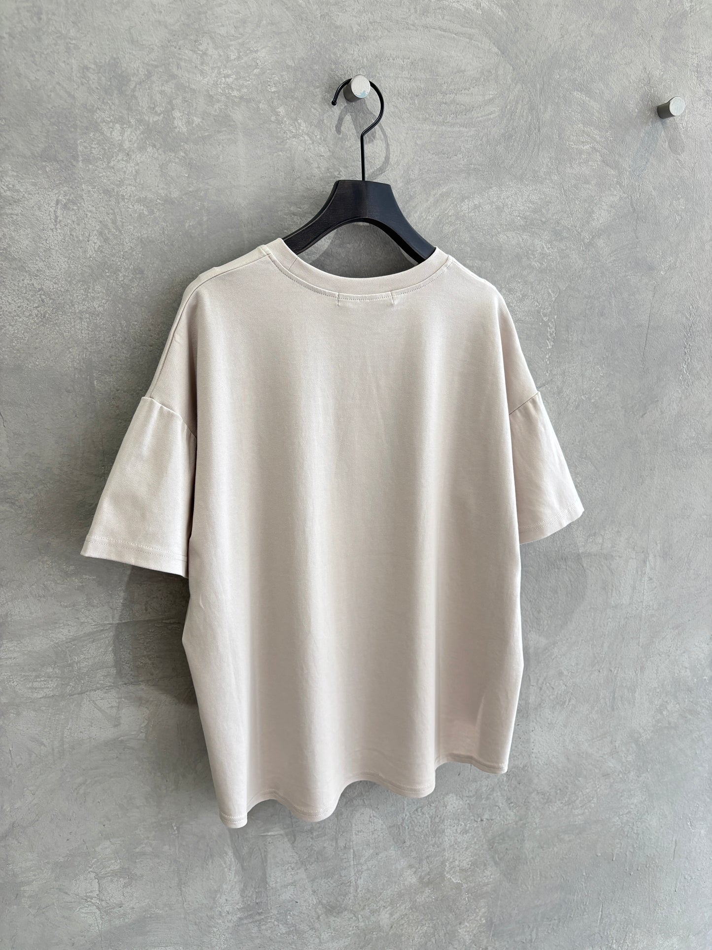 オーバーサイズロゴTシャツ/Anna Kerry