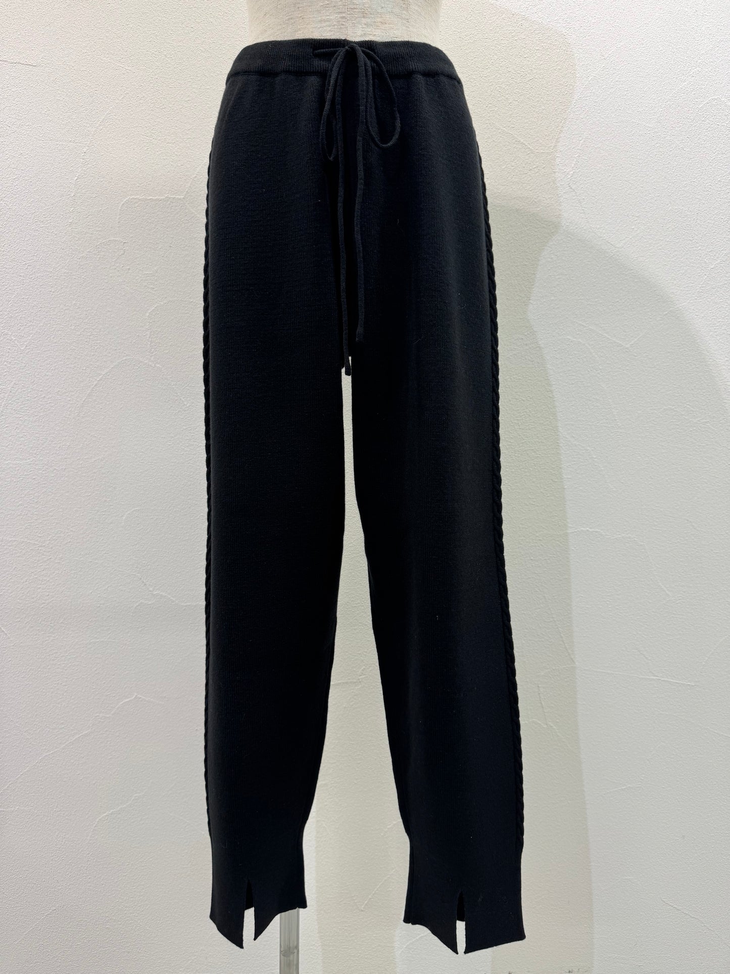 【予約販売】ケーブルラインニットジョガーパンツ/507392/CYAN tokyo