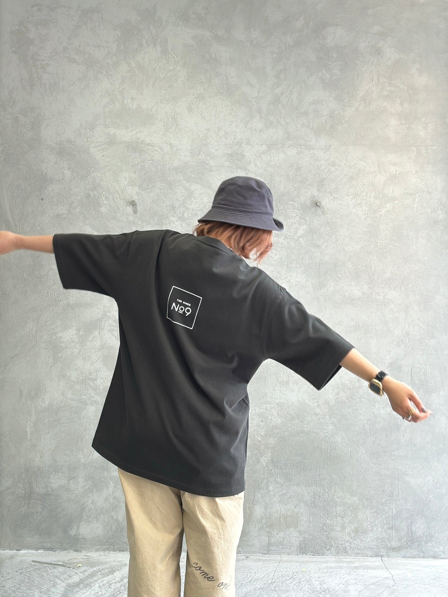 アクセントカラーBOXロゴTシャツ／No.9-the Nines-