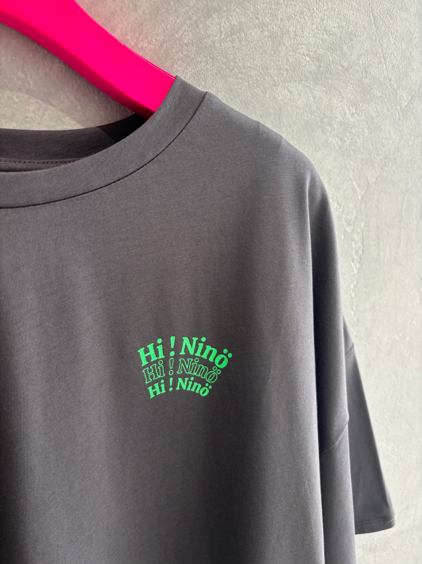 受付終了【予約販売】”Hi Ninö” オリジナルドライタッチコットンTシャツ／No.9-the Nines-