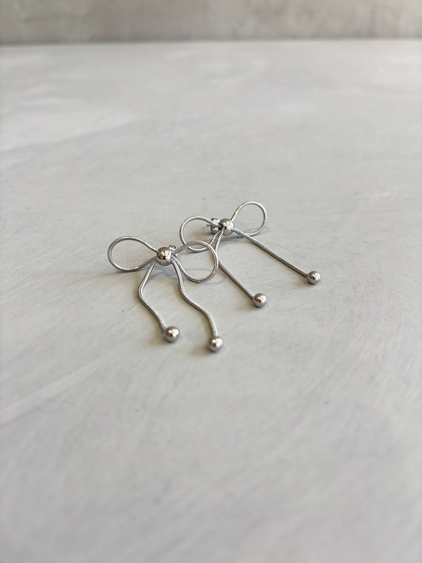 リボンデザインピアス／No.9／BUYING series