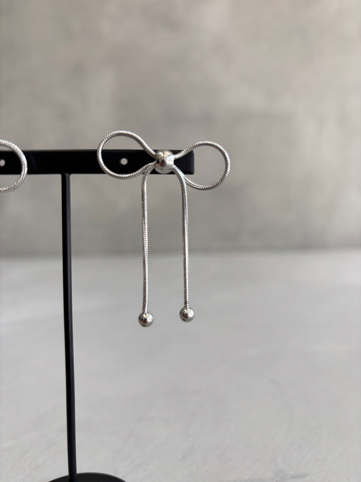リボンデザインピアス／No.9／BUYING series