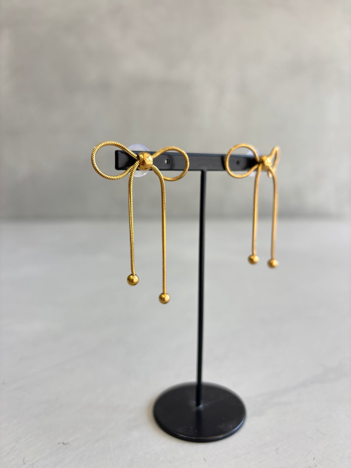 リボンデザインピアス／No.9／BUYING series