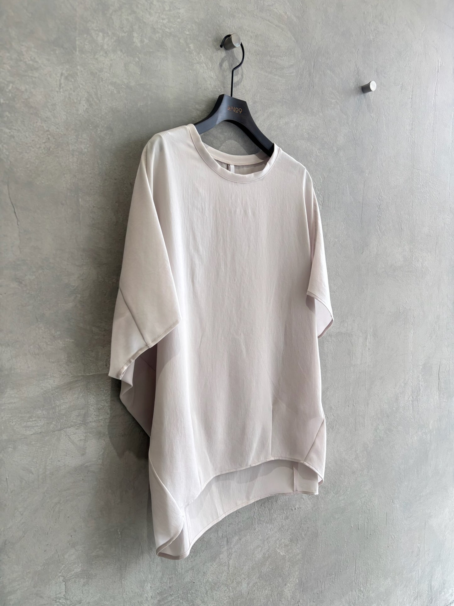 ストレッチシフォンドルマンブラウス／Dignite collier