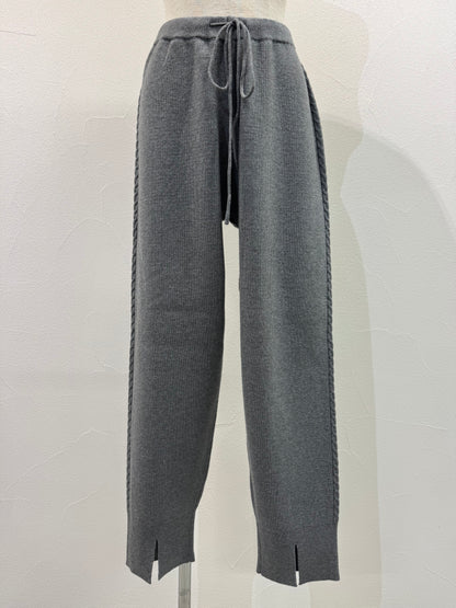 【予約販売】ケーブルラインニットジョガーパンツ／507392／CYAN tokyo